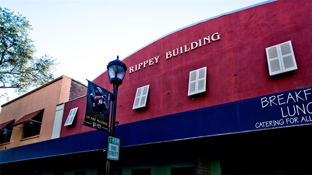 For Sale: $300,000 (2 beds, 2 baths, 1825 Square Feet)