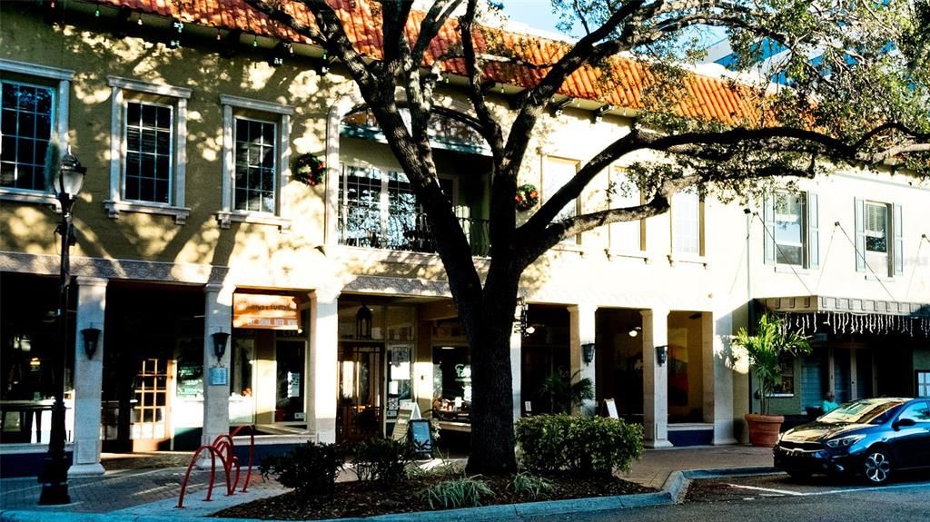 For Sale: $300,000 (2 beds, 2 baths, 1825 Square Feet)