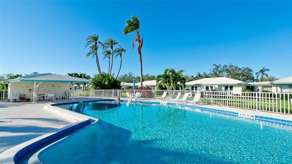 For Sale: $300,000 (2 beds, 2 baths, 1825 Square Feet)