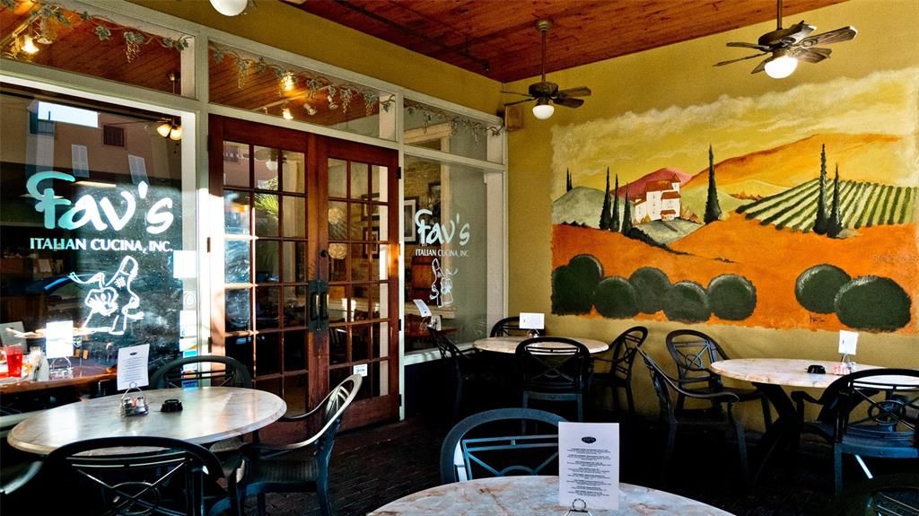 For Sale: $300,000 (2 beds, 2 baths, 1825 Square Feet)