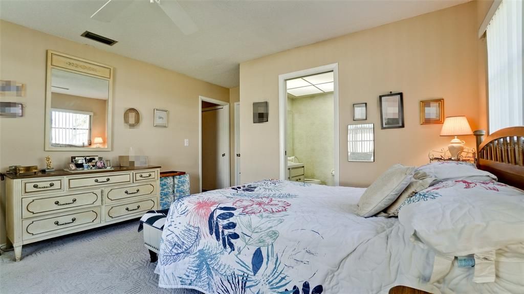 For Sale: $300,000 (2 beds, 2 baths, 1825 Square Feet)