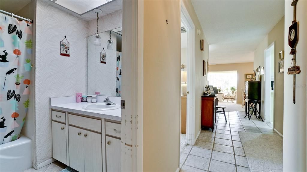 For Sale: $300,000 (2 beds, 2 baths, 1825 Square Feet)