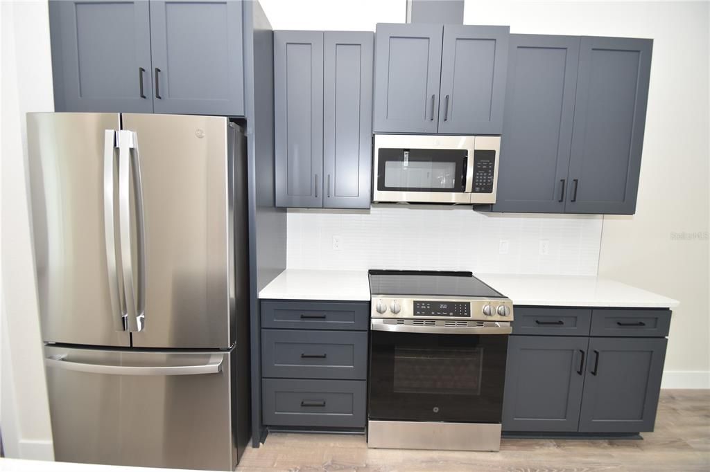 待售: $559,000 (6 贝兹, 0 浴室, 2742 平方英尺)