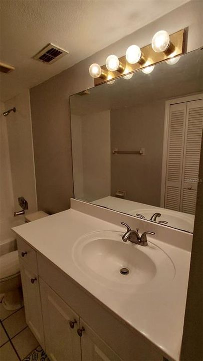 For Rent: $1,600 (2 beds, 2 baths, 1080 Square Feet)