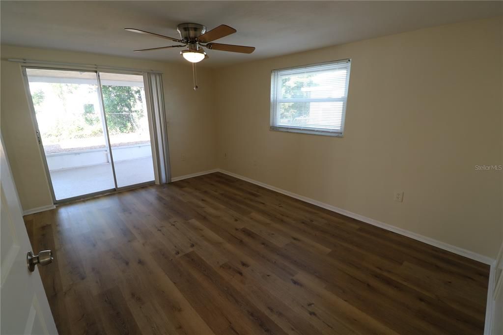 待售: $249,998 (3 贝兹, 2 浴室, 1394 平方英尺)