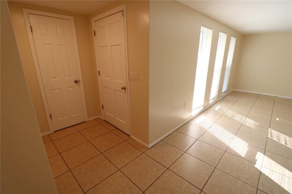 待售: $249,998 (3 贝兹, 2 浴室, 1394 平方英尺)