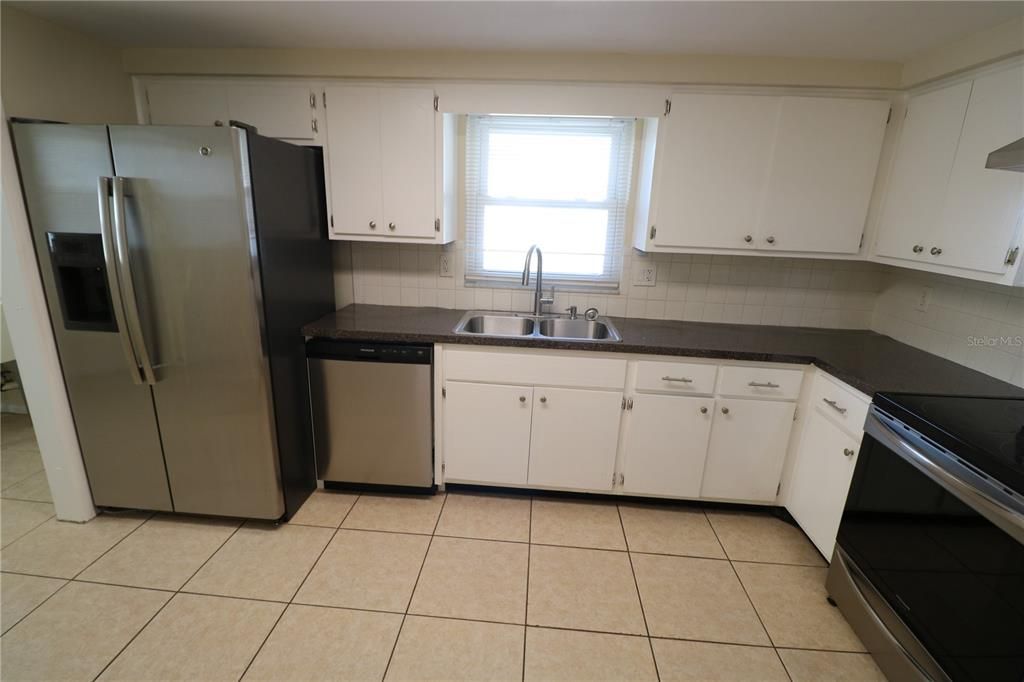 待售: $249,998 (3 贝兹, 2 浴室, 1394 平方英尺)