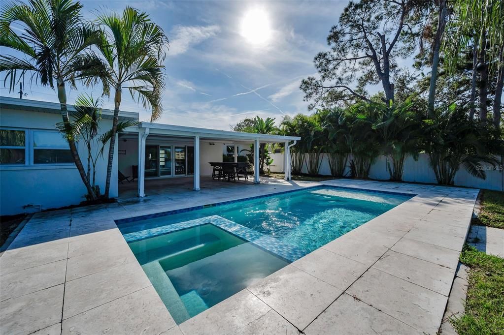 En Venta: $639,000 (3 camas, 2 baños, 1626 Pies cuadrados)