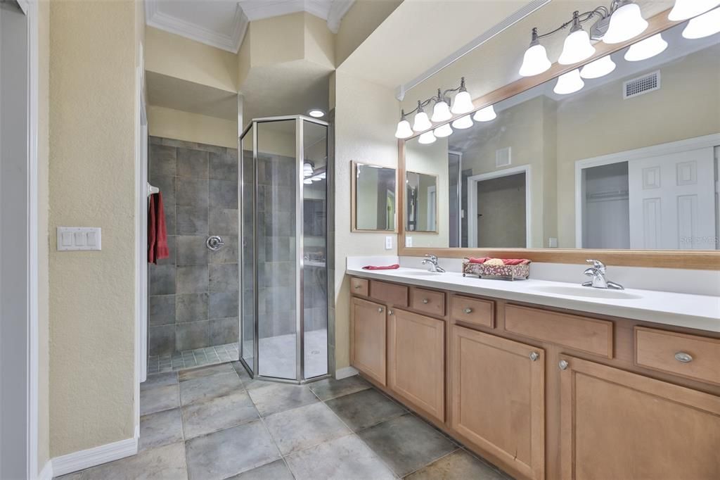 For Sale: $350,000 (3 beds, 2 baths, 1860 Square Feet)