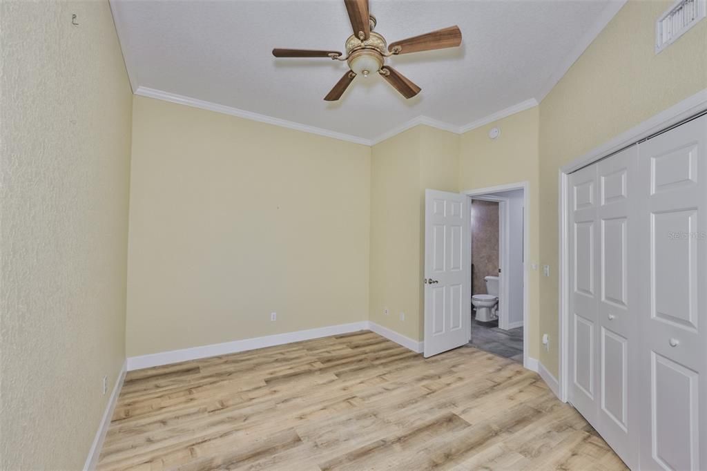 For Sale: $350,000 (3 beds, 2 baths, 1860 Square Feet)