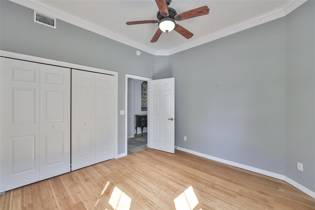 For Sale: $350,000 (3 beds, 2 baths, 1860 Square Feet)