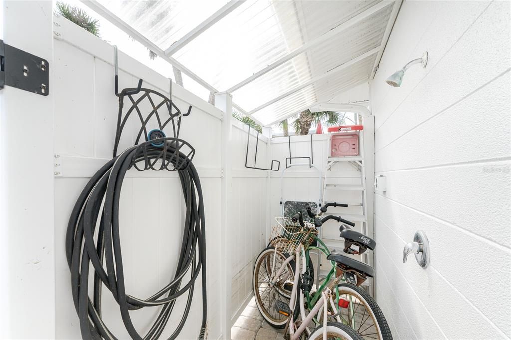 На продажу: $359,900 (2 спален, 2 ванн, 1275 Квадратных фут)