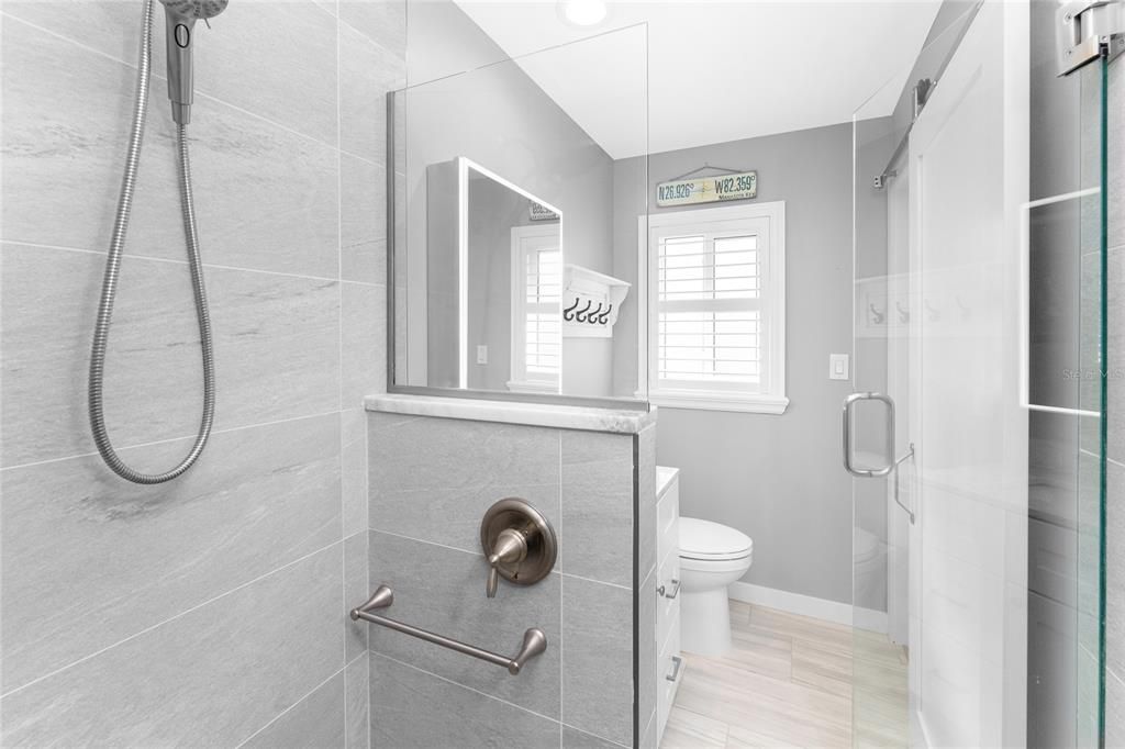 На продажу: $359,900 (2 спален, 2 ванн, 1275 Квадратных фут)