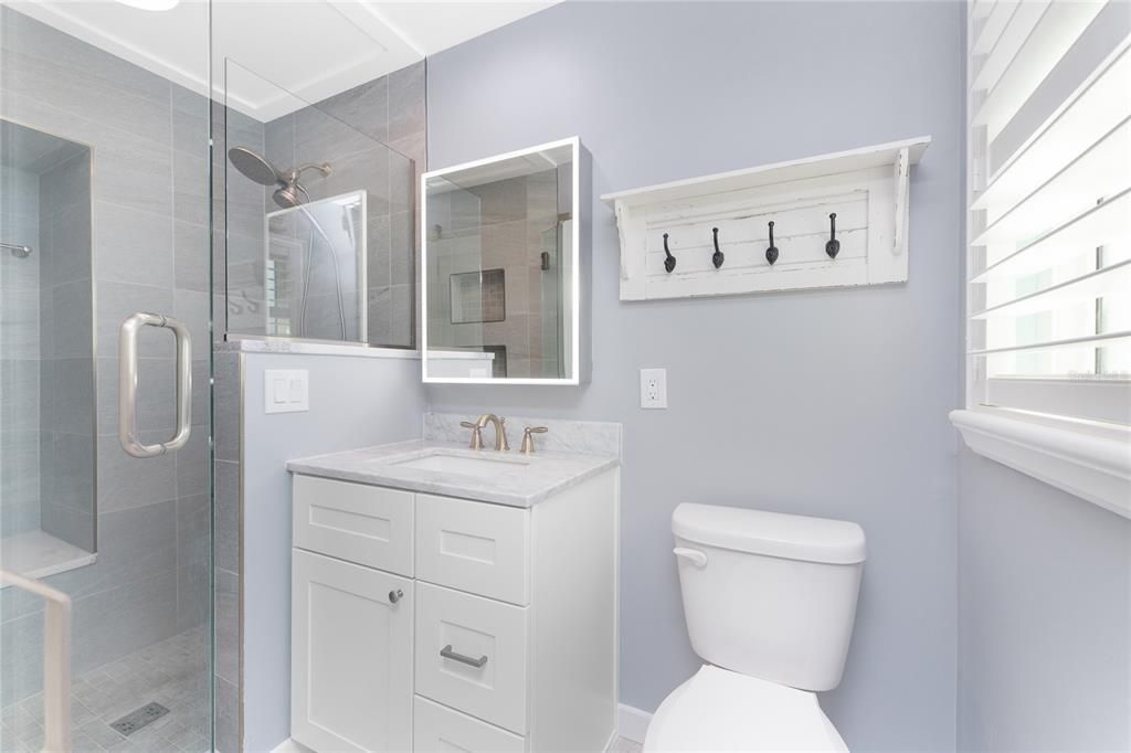 На продажу: $359,900 (2 спален, 2 ванн, 1275 Квадратных фут)