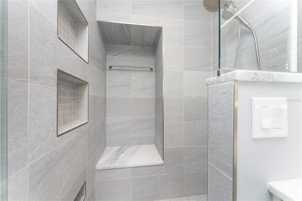 На продажу: $359,900 (2 спален, 2 ванн, 1275 Квадратных фут)