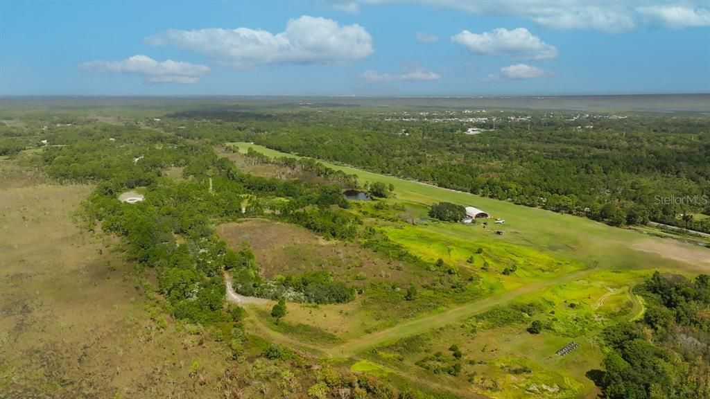 На продажу: $649,900 (4.19 acres)