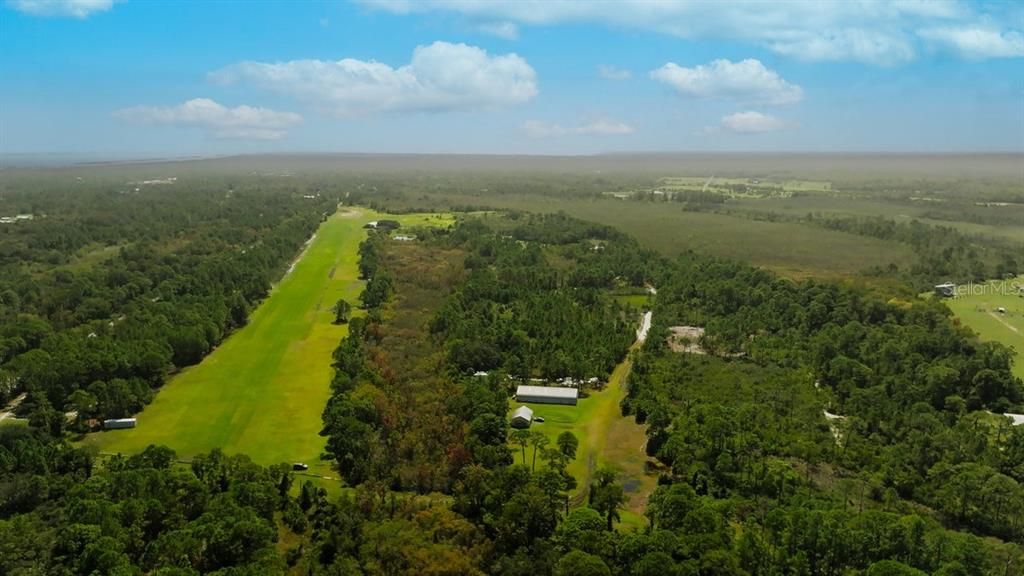 На продажу: $649,900 (4.19 acres)