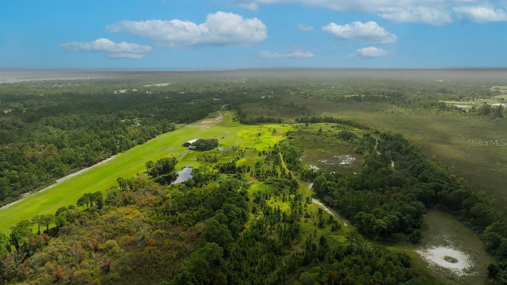 На продажу: $649,900 (4.19 acres)