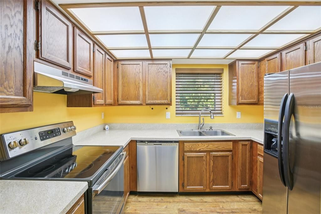 На продажу: $175,000 (1 спален, 1 ванн, 750 Квадратных фут)