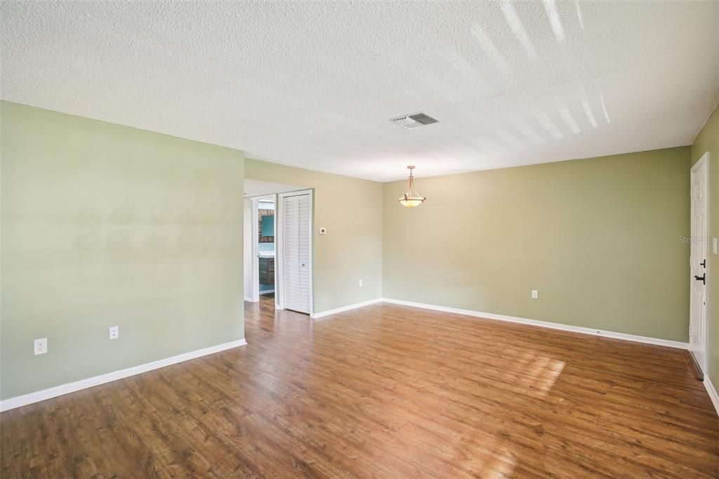 На продажу: $175,000 (1 спален, 1 ванн, 750 Квадратных фут)