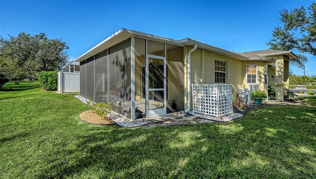 For Sale: $299,000 (2 beds, 2 baths, 1243 Square Feet)