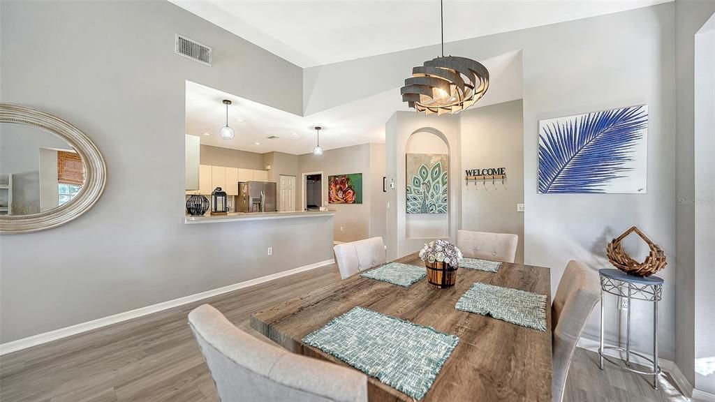 For Sale: $299,000 (2 beds, 2 baths, 1243 Square Feet)