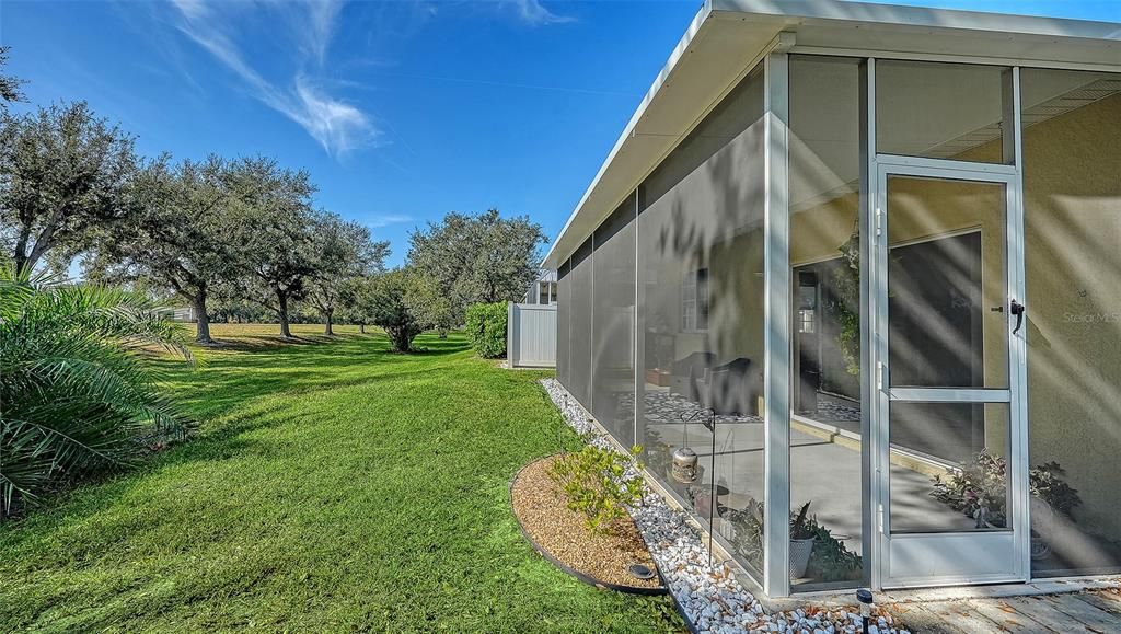 For Sale: $299,000 (2 beds, 2 baths, 1243 Square Feet)