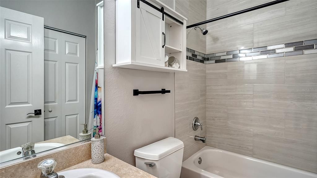 For Sale: $299,000 (2 beds, 2 baths, 1243 Square Feet)