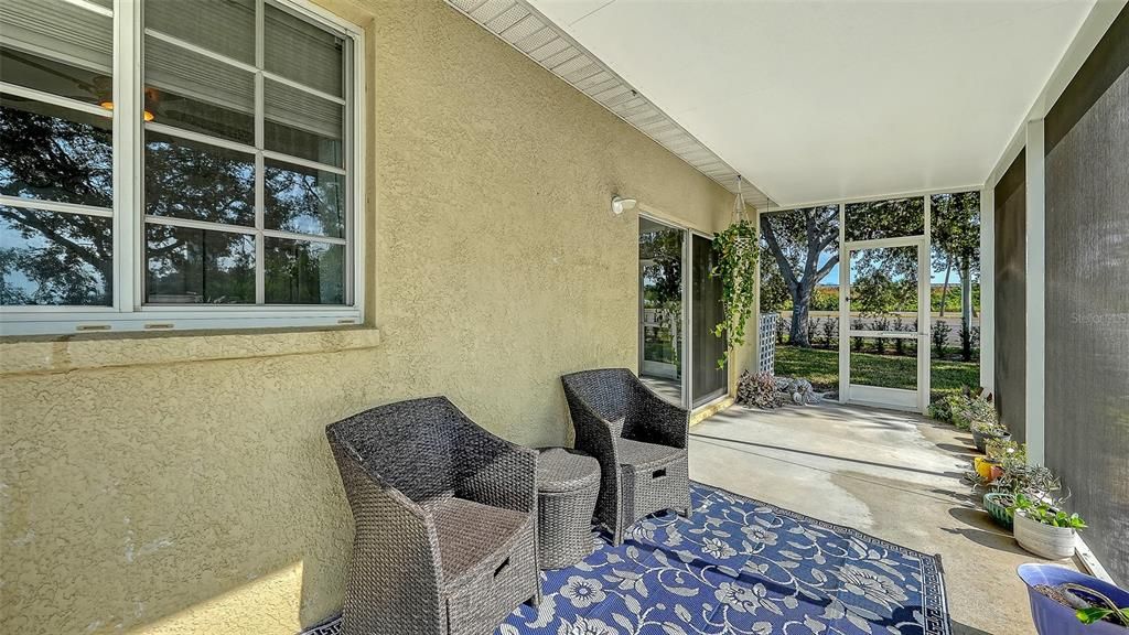 For Sale: $299,000 (2 beds, 2 baths, 1243 Square Feet)