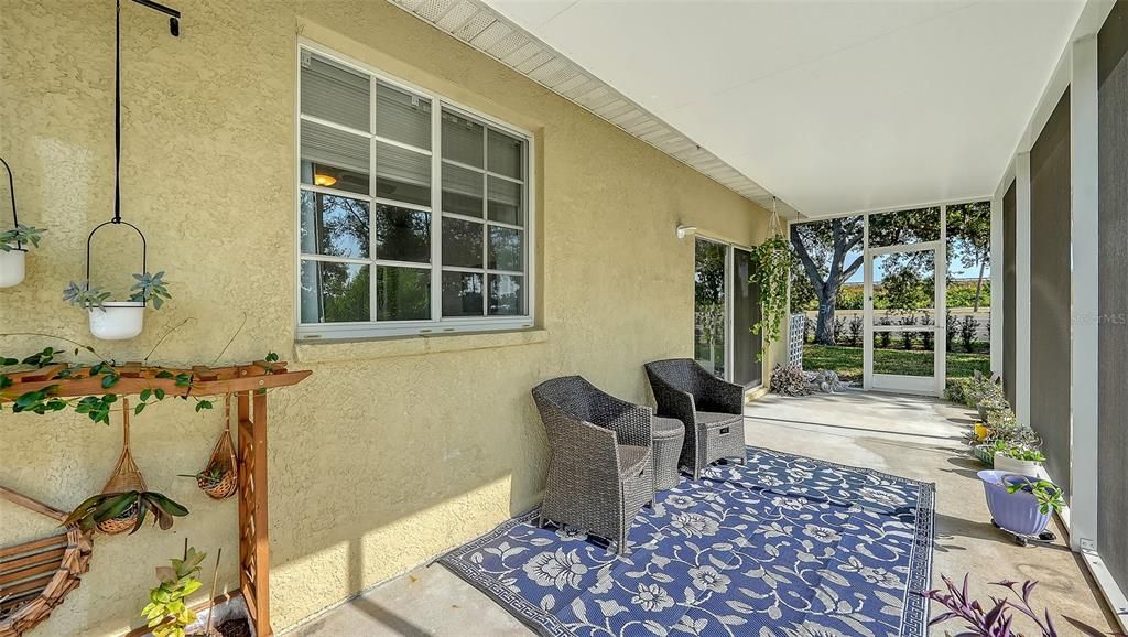 For Sale: $299,000 (2 beds, 2 baths, 1243 Square Feet)