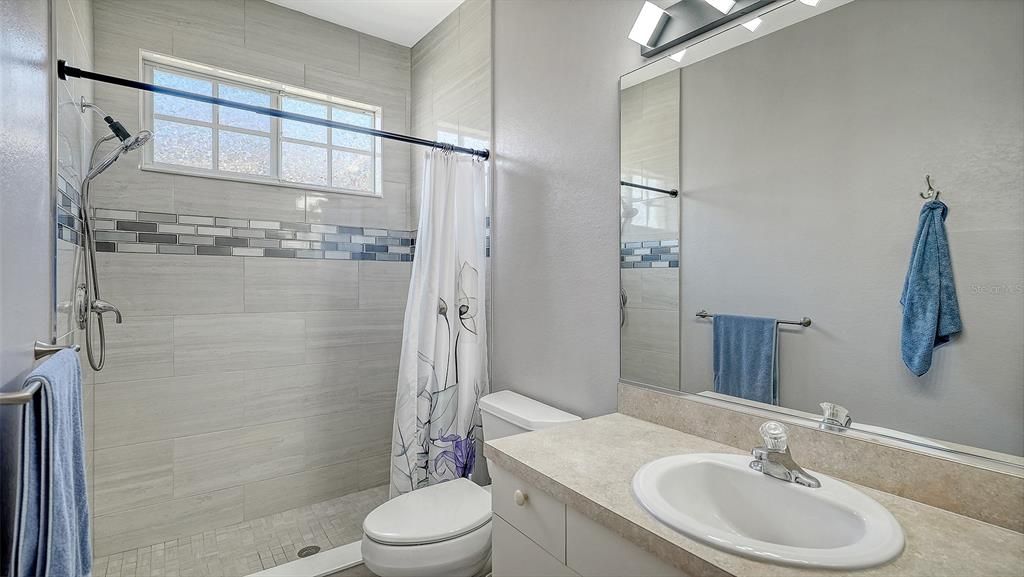 For Sale: $299,000 (2 beds, 2 baths, 1243 Square Feet)