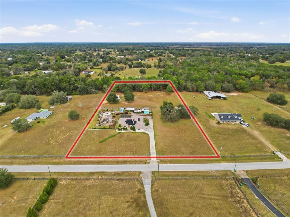 For Sale: $950,000 (4 beds, 4 baths, 2866 Square Feet)