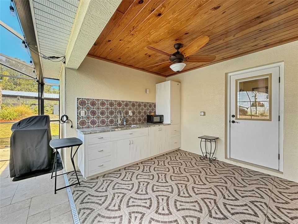 For Sale: $950,000 (4 beds, 4 baths, 2866 Square Feet)