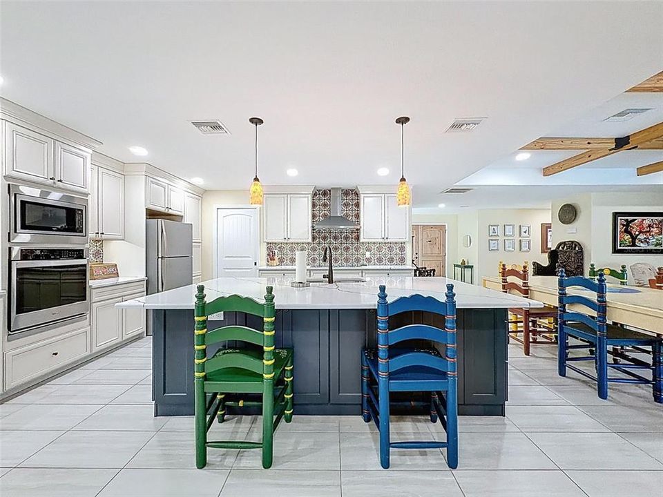 For Sale: $950,000 (4 beds, 4 baths, 2866 Square Feet)