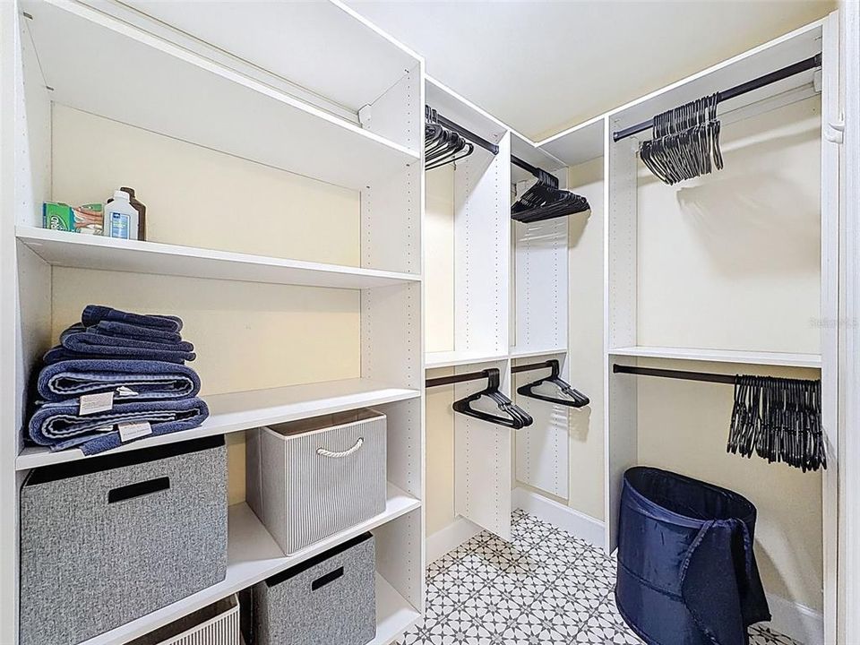 For Sale: $950,000 (4 beds, 4 baths, 2866 Square Feet)