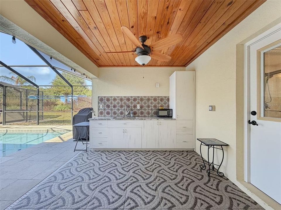 For Sale: $950,000 (4 beds, 4 baths, 2866 Square Feet)