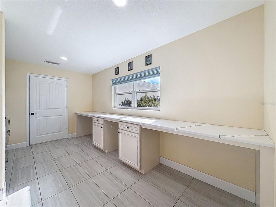 For Sale: $950,000 (4 beds, 4 baths, 2866 Square Feet)