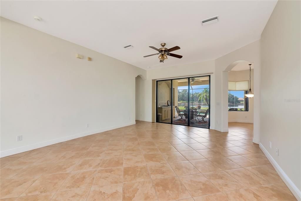 待售: $759,000 (4 贝兹, 3 浴室, 2903 平方英尺)