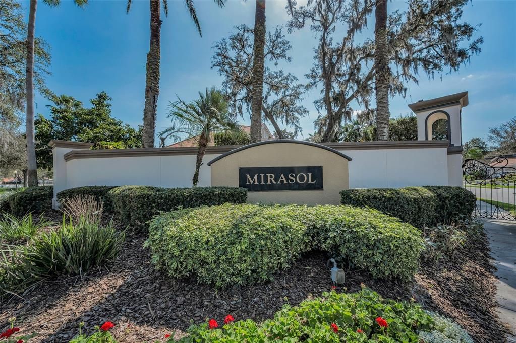 На продажу: $149,900 (0.27 acres)