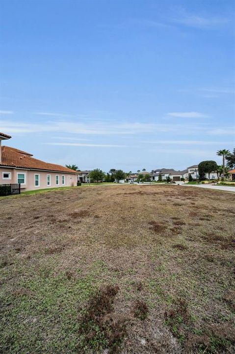 На продажу: $149,900 (0.27 acres)