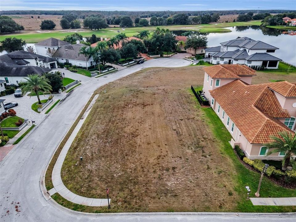 На продажу: $149,900 (0.27 acres)