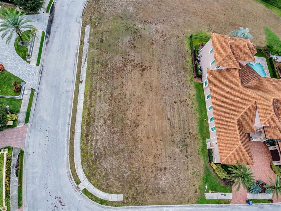 На продажу: $149,900 (0.27 acres)