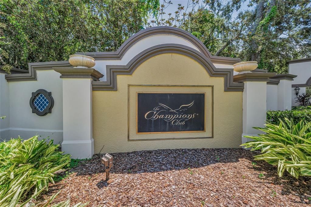 На продажу: $149,900 (0.27 acres)