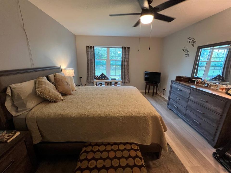 For Sale: $205,000 (1 beds, 1 baths, 864 Square Feet)