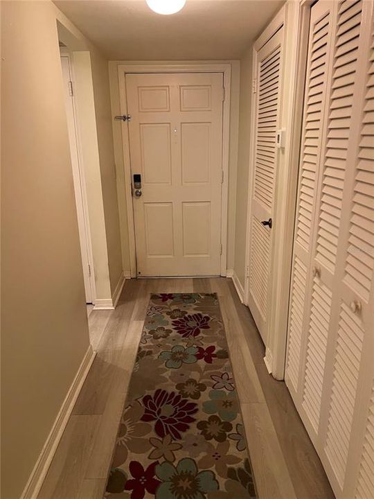 For Sale: $205,000 (1 beds, 1 baths, 864 Square Feet)