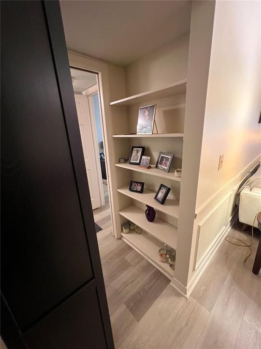 For Sale: $205,000 (1 beds, 1 baths, 864 Square Feet)