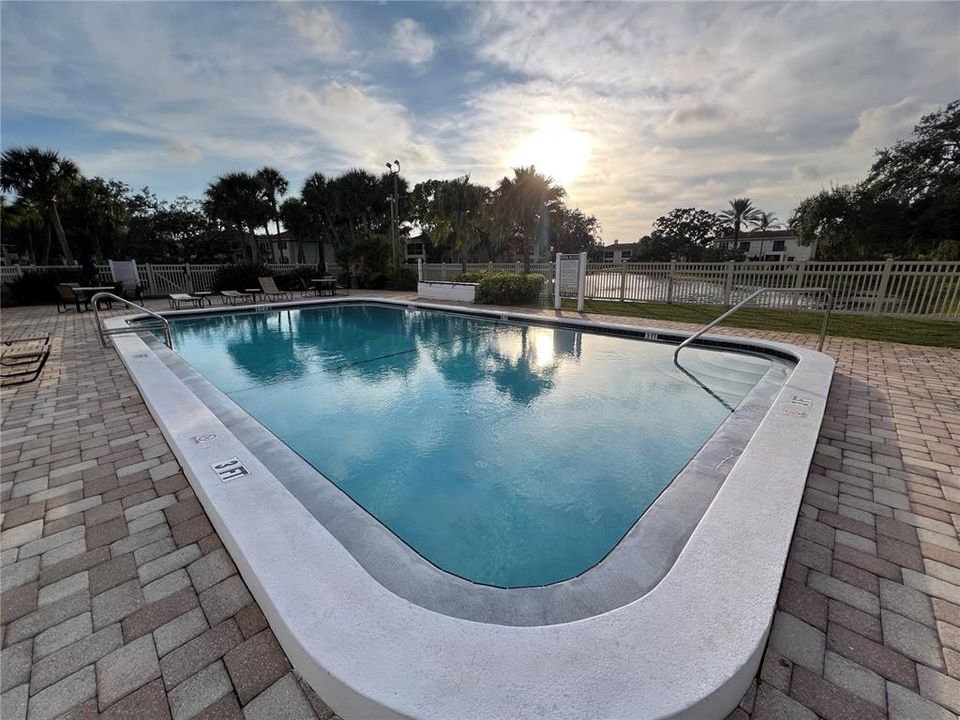 For Sale: $205,000 (1 beds, 1 baths, 864 Square Feet)