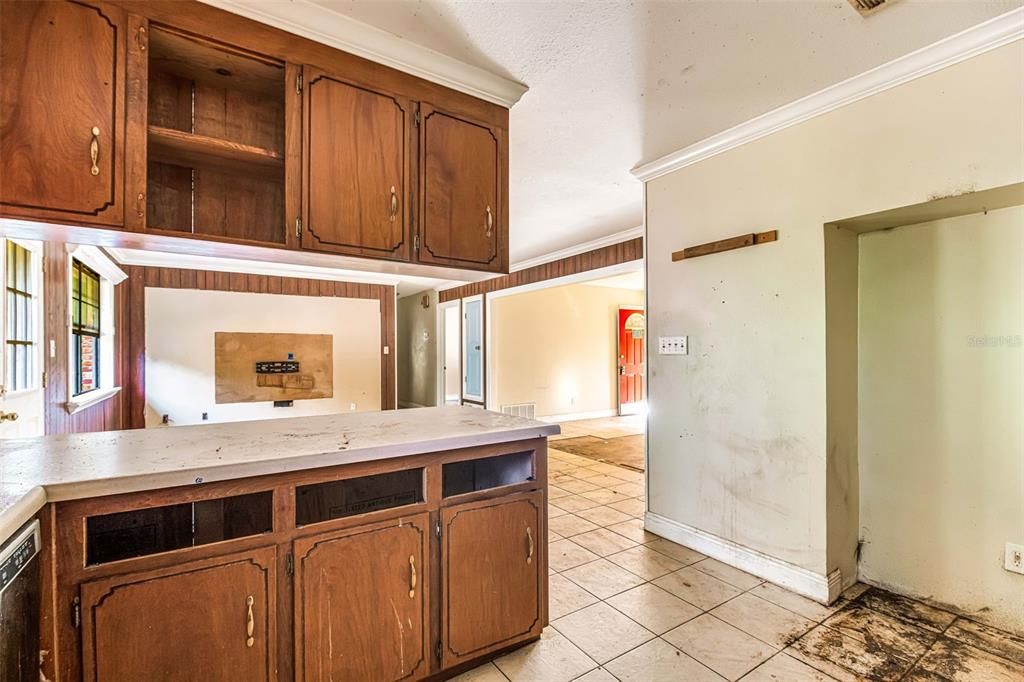 For Sale: $175,000 (3 beds, 2 baths, 1468 Square Feet)