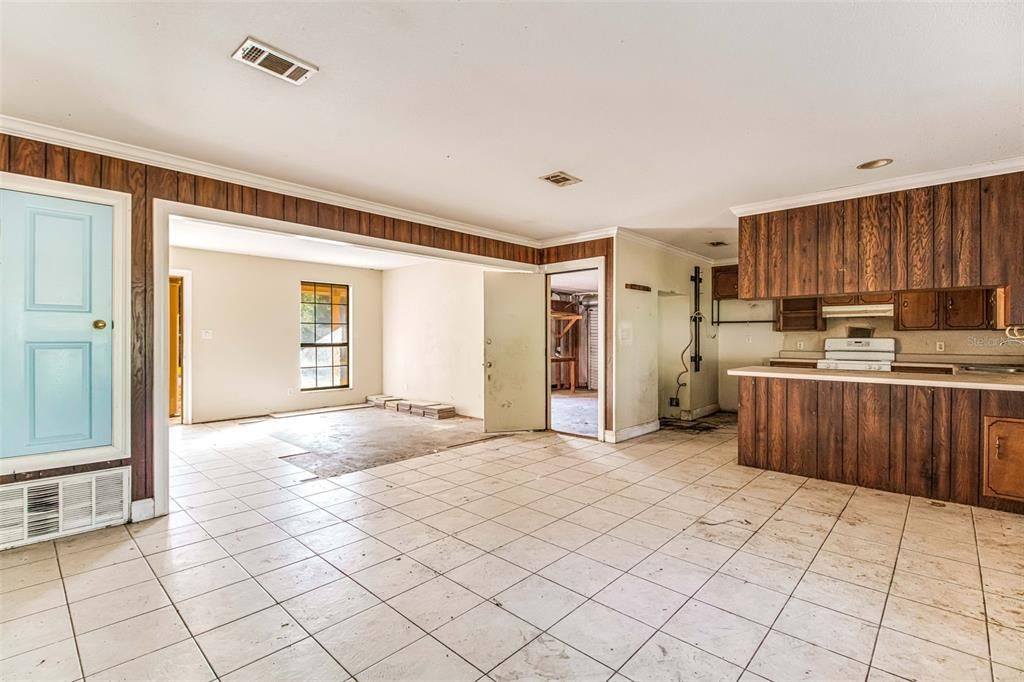 For Sale: $175,000 (3 beds, 2 baths, 1468 Square Feet)