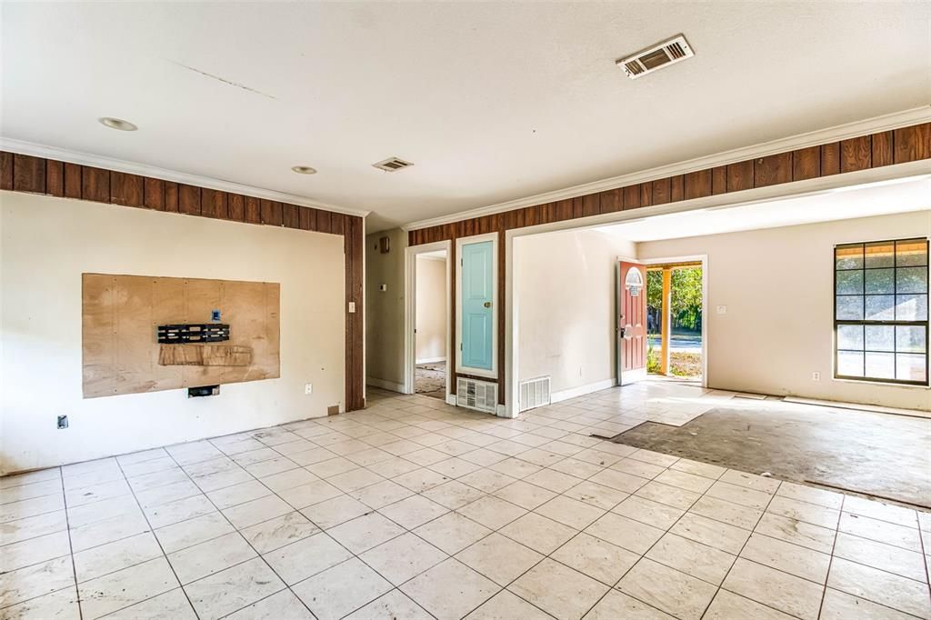 For Sale: $175,000 (3 beds, 2 baths, 1468 Square Feet)